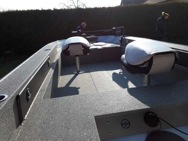 Cette image a un attribut alt vide ; le nom du fichier est 20180223_153229-bateau-int.jpg